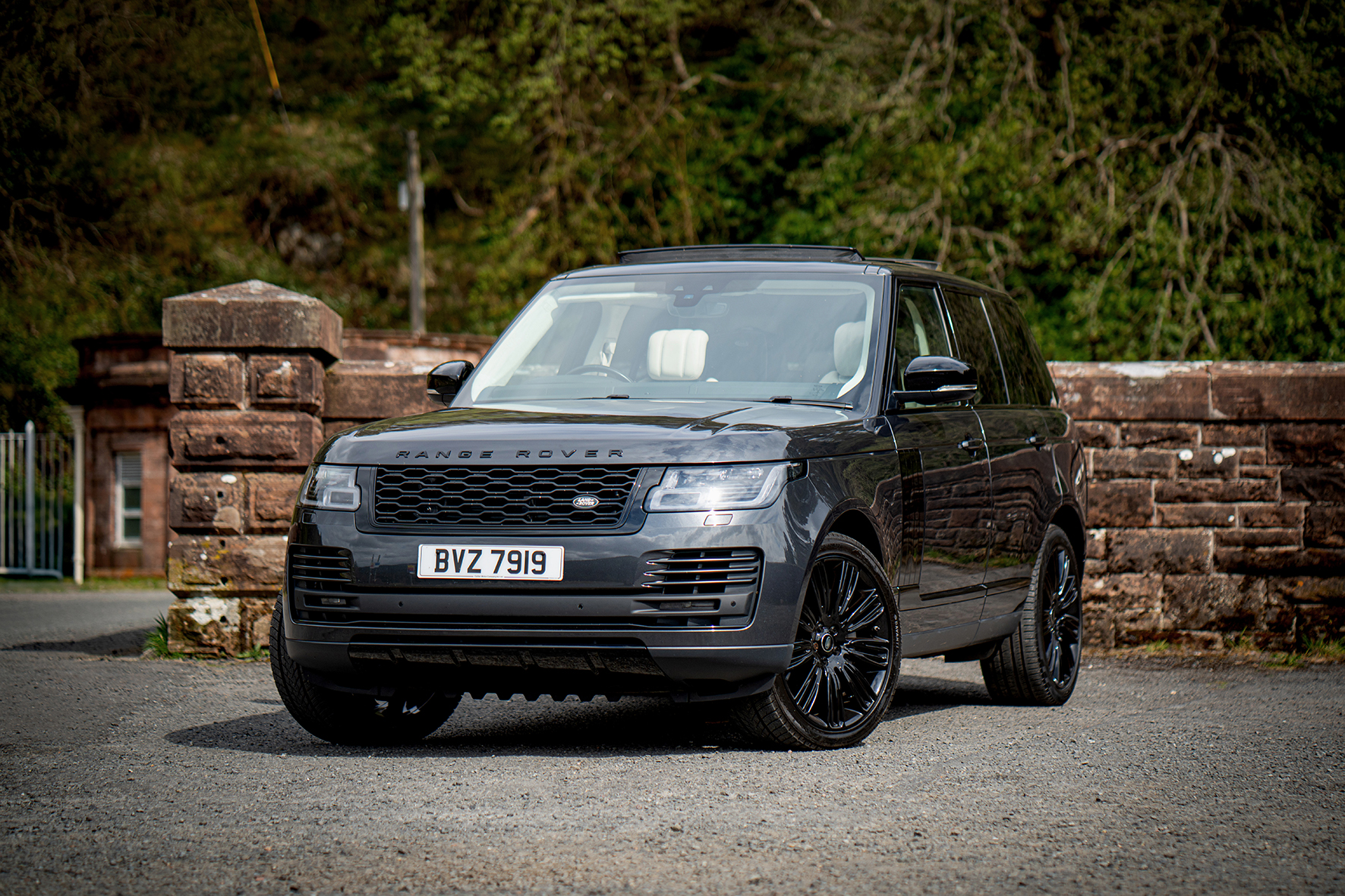 Transport Rover Luxury Range Rover Transport | Jason Baxter Tours
