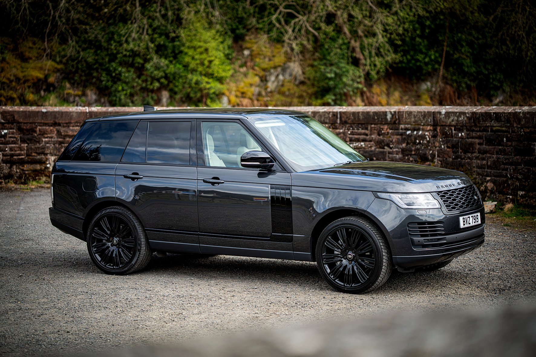 Transport Rover Luxury Range Rover Transport | Jason Baxter Tours