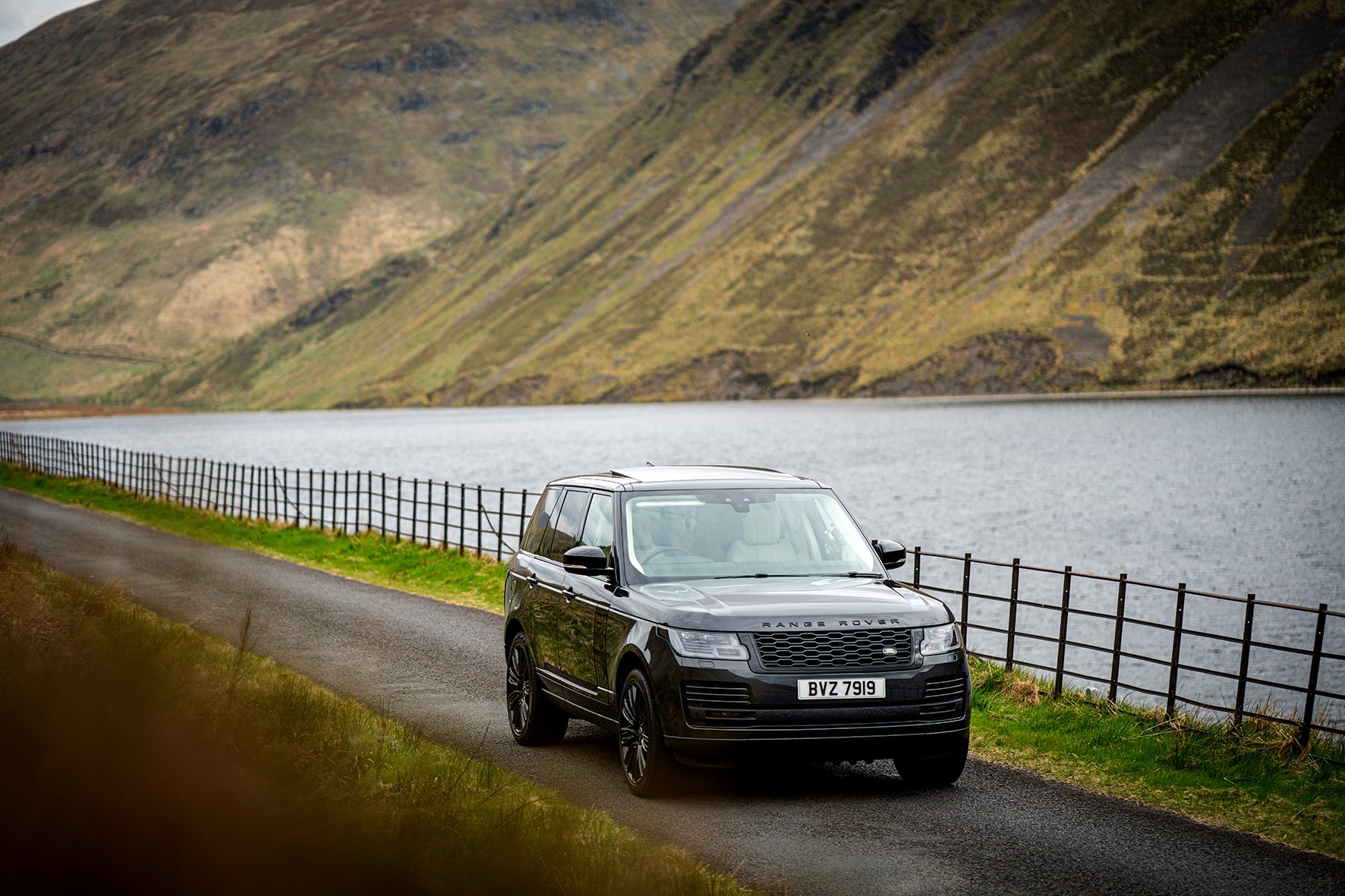 Transport Rover Luxury Range Rover Transport | Jason Baxter Tours
